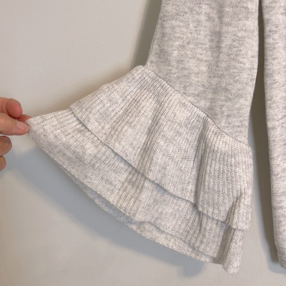 Saks fifth Avenue grey lightweight wool blend three-quarter sleeve sweater - Picture 2 of 6